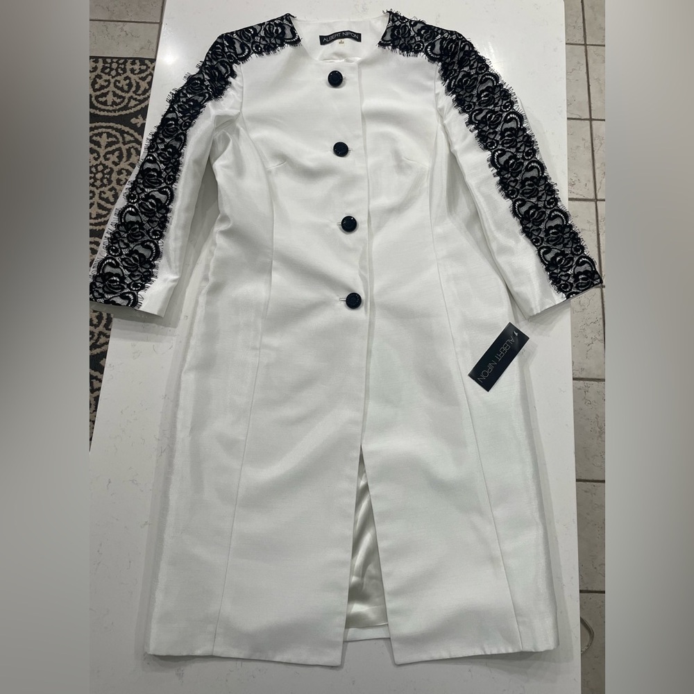 Albert Nipon Women’s Full Length Coat ONLY-Lined Sz 6 NWT pearl color/black Lace